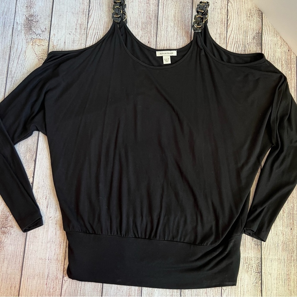 Boston Proper Cold Shoulder Top Medium
